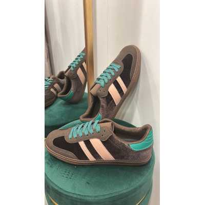 DEPORTIVA RETRO MARRÓN 507